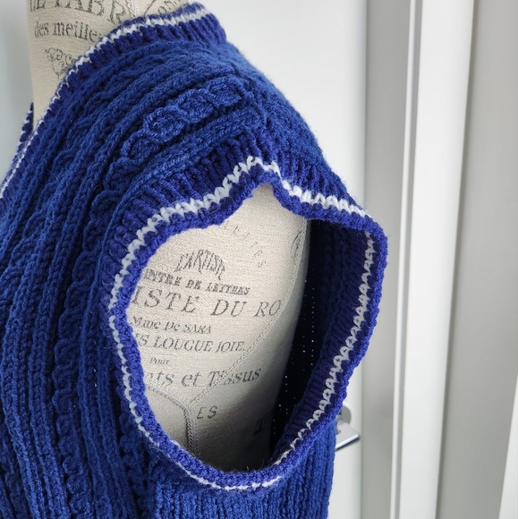 Vintage Hand Knit Sleeveless Cardigan Vest - Picture 3 of 10